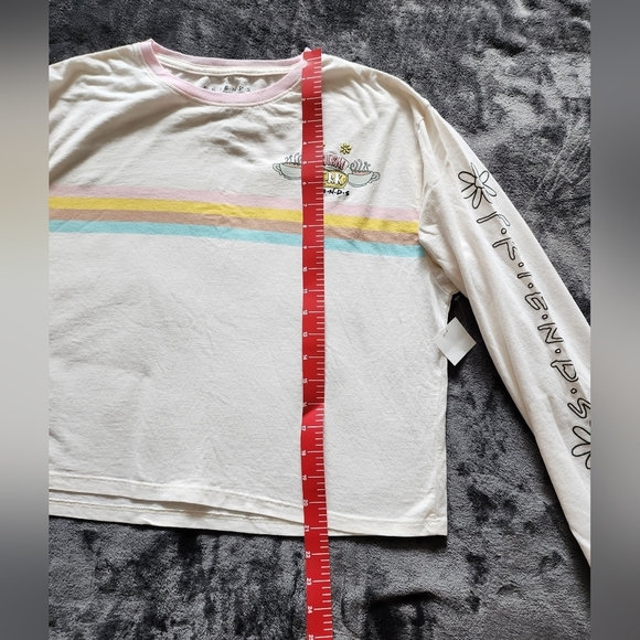 NEW women's FRIENDS TV-show Central Perk Cropped Long Sleeve Shirt size XXL (19) - Picture 6 of 9